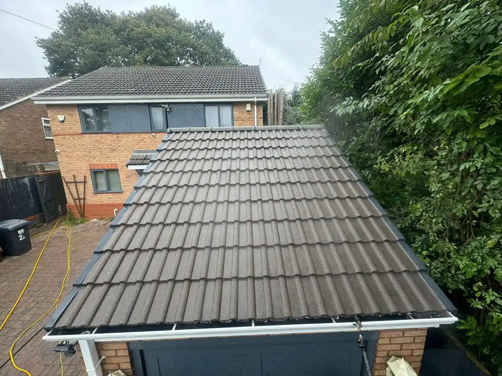 Roof Cleaning Service